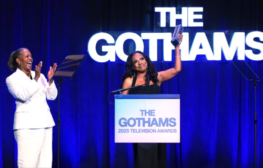 احتفالية The Gothams 2025 Television Awards في Cipriani Wall Street بنيويورك، تكريم الفائزين بجوائز التليفزيون المستقل بما في ذلك فريق مسلسل Adolescence الحائز على جائزة Breakthrough Limited Series.
