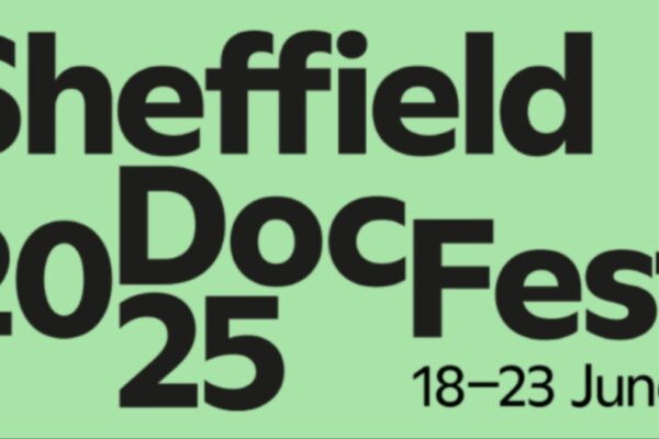 مهرجان Sheffield DocFest 2025 بدورته الـ32 يحتفي بالجوائز ولجان التحكيم شعار مهرجان Sheffield DocFest 2025، تصميم أنيق للدورة الـ32.