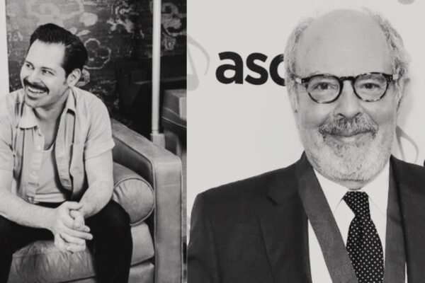 صورة بالأبيض والأسود تظهر Mark Snow جالساً على أريكة بملابس مريحة، وDerek Fuhrmann يرتدي بدلة رسمية مع ربطة عنق منقطة أمام خلفية تحمل شعار ASCAP.