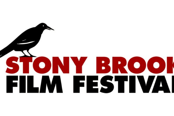 شعار مهرجان Stony Brook Film Festival 2025 مع صورة طائر أسود ونص بالأحمر والأسود