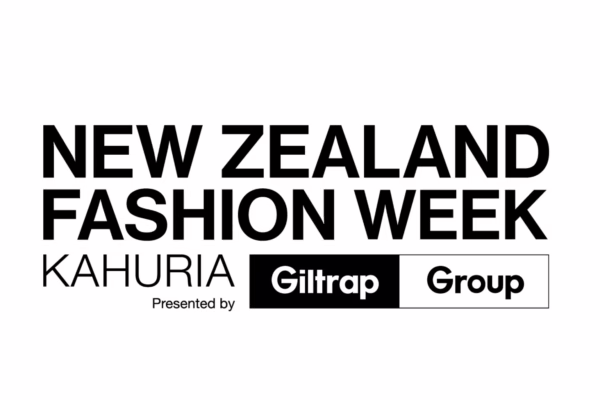 شعار New Zealand Fashion Week 2025، يتضمن اسم الحدث بخط أسود بارز مع "Kahuria" و"Presented by Giltrap Group" أسفله، على خلفية بيضاء.