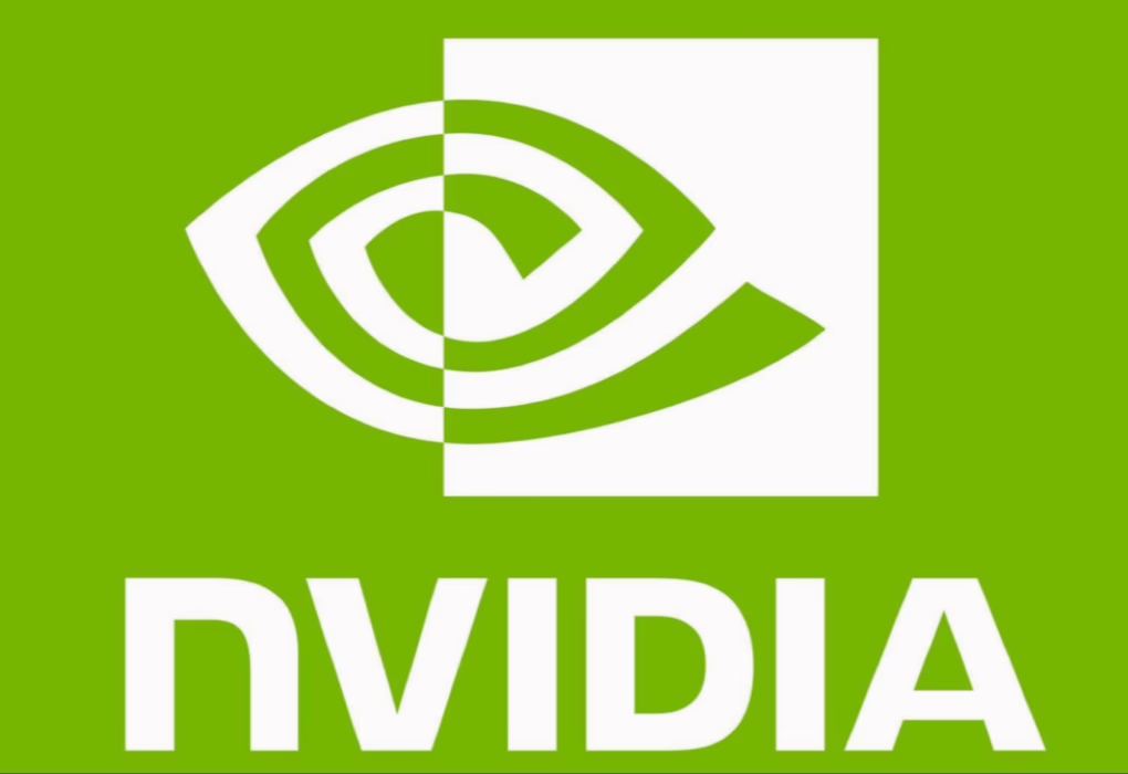 الشعار الرسمي لشركة التكنولوجيا الرائدة NVIDIA؛ يظهر رمز "العين" الحلزوني الأيقوني باللون الأبيض داخل مربع فوق خلفية خضراء صلبة مميزة للعلامة التجارية، وتحته اسم الشركة "NVIDIA" مكتوباً بحروف بيضاء عريضة.