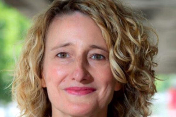 صورة بورتريه لـ تريشيا تاتل مديرة مهرجان برلين السينمائي الدولي Berlinale 2026.