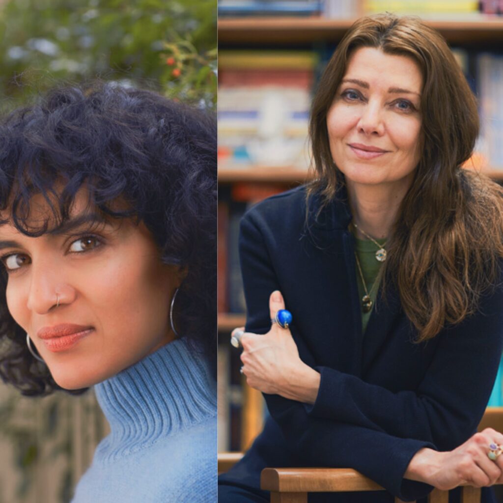 صورة مركبة قريبة بالألوان تعرض صورتين شخصيتين (بورتريه) لرأسي سيدتين؛ الصورة اليسرى تظهر عازفة السيتار Anoushka Shankar ذات الشعر الداكن والمجعد وبأنفها حلقة، تنظر إلى الكاميرا مباشرة وهي ترتدي كنزة ذات ياقة مدورة باللون الأزرق الفاتح، بينما تظهر الصورة اليمنى الكاتبة Elif Shafak ذات الشعر البني المتموج، تنظر إلى الأمام بابتسامة ناعمة وهي ترتدي بلايزر أسود، وجالسة في غرفة ممتلئة برفوف الكتب.