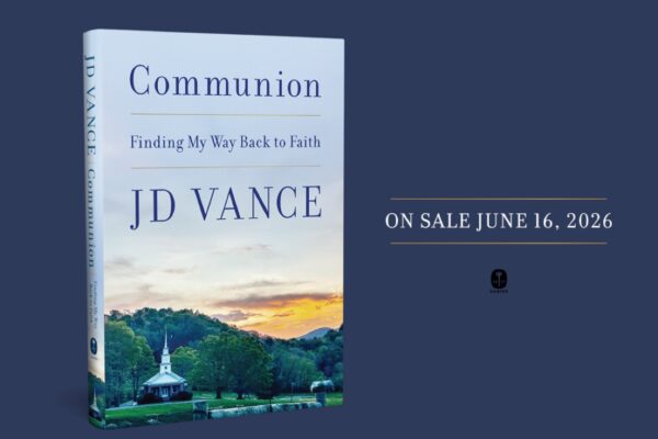 غلاف كتاب جيه دي فانس Communion Finding My Way Back to Faith على خلفية زرقاء داكنة مع تاريخ الصدور 16 يونيو 2026.