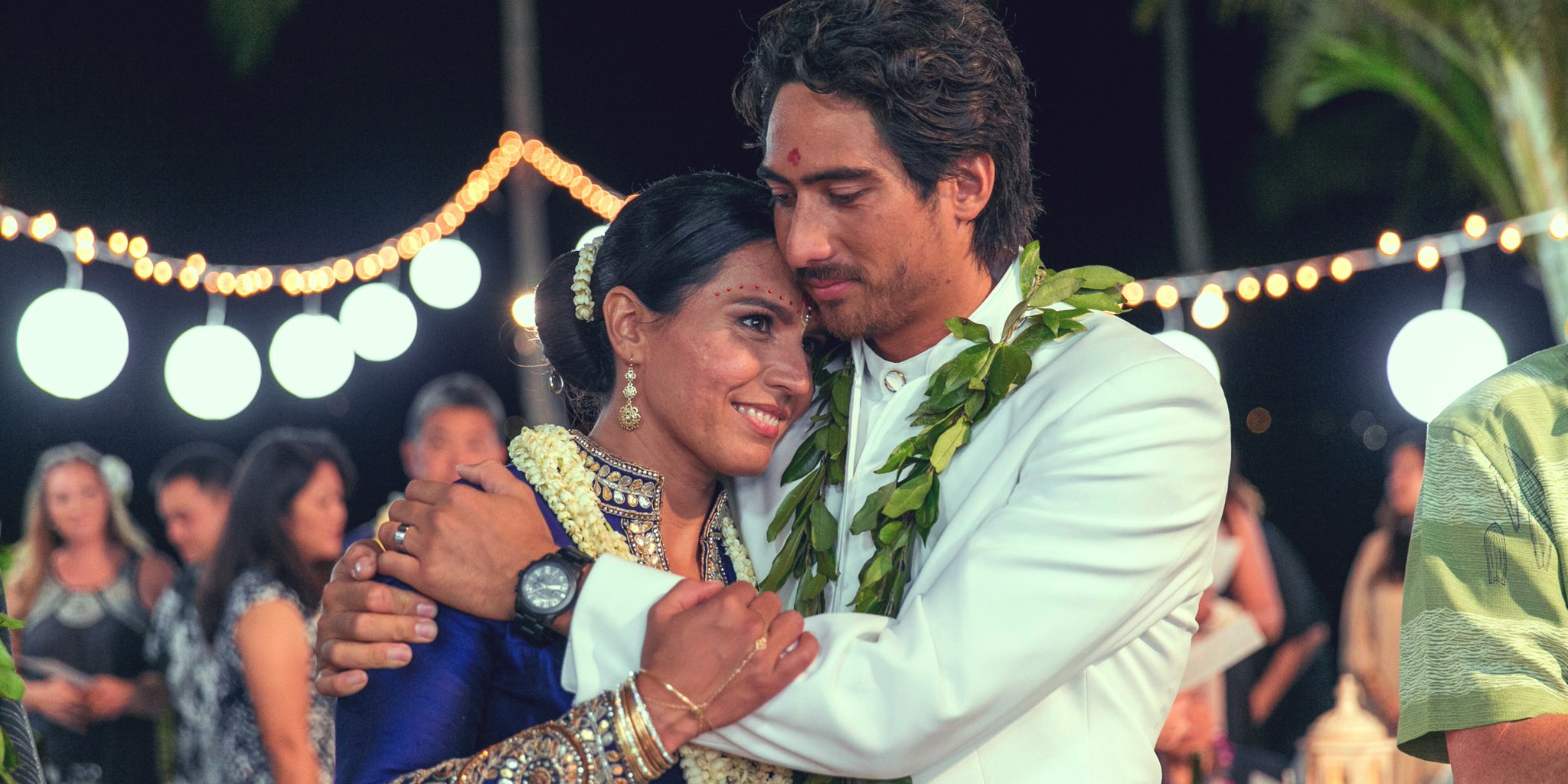 صورة تجمع تولسي غابارد (Tulsi Gabbard) وزوجها أبراهام ويليامز (Abraham Williams) تعكس البعد الإنساني وراء خبر استقالة تولسي غابارد