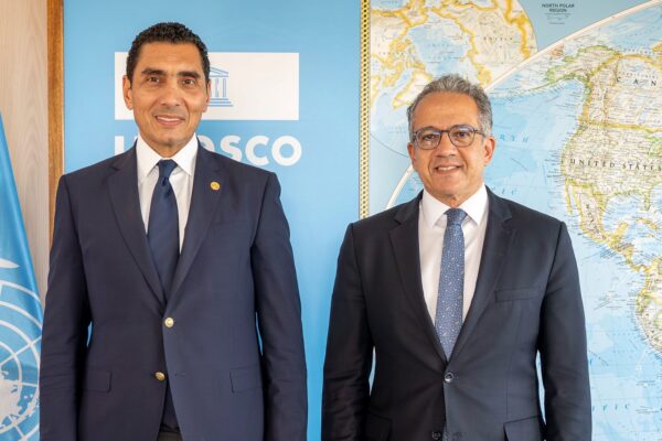 لقاء الدكتور خالد العناني والكابتن جوهر نبيل لبحث تعاون اليونسكو ووزارة الشباب والرياضة لدعم التنمية المستدامة