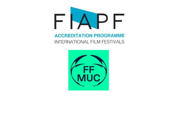 شعار الاتحاد الدولي لجمعيات منتجي الأفلام (FIAPF) مع شعار مهرجان ميونخ السينمائي الدولي