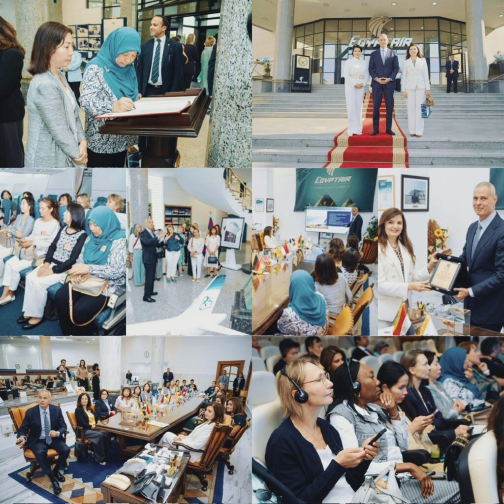مجموعة صور مجمعة توثق جوانب من زيارة وفد زوجات الدبلوماسيين لقطاعات الشركة القابضة لمصر للطيران، حيث يظهر رئيس مجلس الإدارة الطيار أحمد عادل في صورة جماعية أمام المبنى الرئيسي، ولقطات أخرى للوفد داخل متحف الشركة، ومحاكيات أكاديمية التدريب، أثناء حضور عرض تقديمي، وأثناء توقيع إحدى الضيفات في سجل كبار الزوار