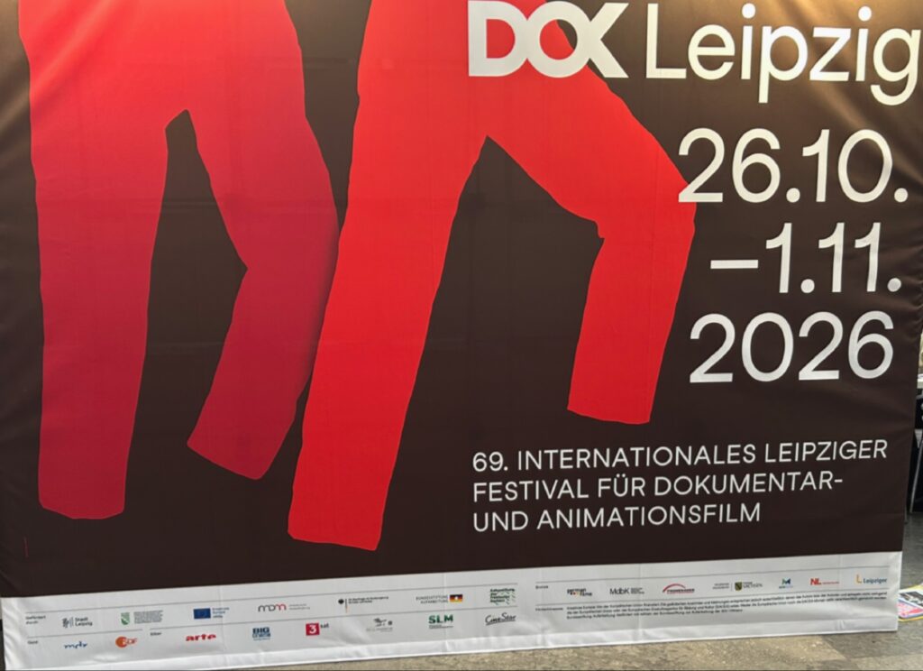 لوحة تحمل شعار مهرجان لايبزيغ السينمائي الدولي 2026